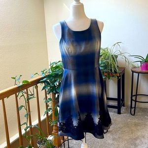 Jessica Simpson ombré blue dress with black detailed trim